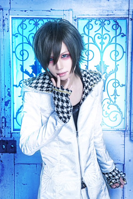 _VKholic_'s tweet photo. #TEARCITY's new look
new single 「epilogue」to be released on March 6th (live only)
+ MV spot https://t.co/oFMC3rr442
Vo. #Ai
Gt. #Matoi
Ba. #Kei
Dr. #Kanae
#vk #v系 #vkei #visualkei https://t.co/YCRUeCcGJ8