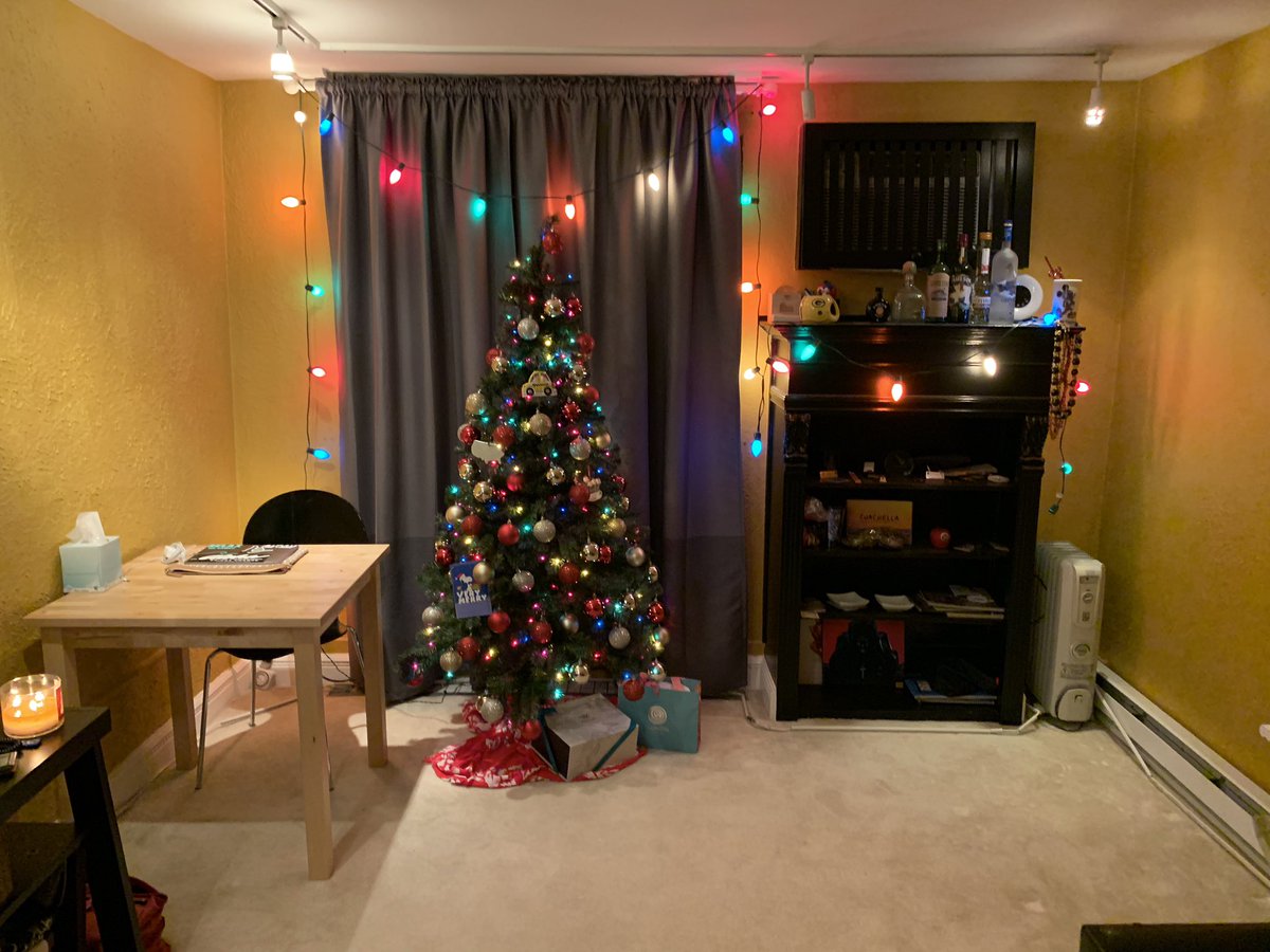 zoooeymalia's tweet photo. turned his bachelor pad that had only a twin sized bed, table w/ 1 chair, and a tv into OUR cozy NYC apartment 🙌🏽✨ that new-new #before #andafter #imlivingwithaboy 😭 https://t.co/Yh4WPspcIR
