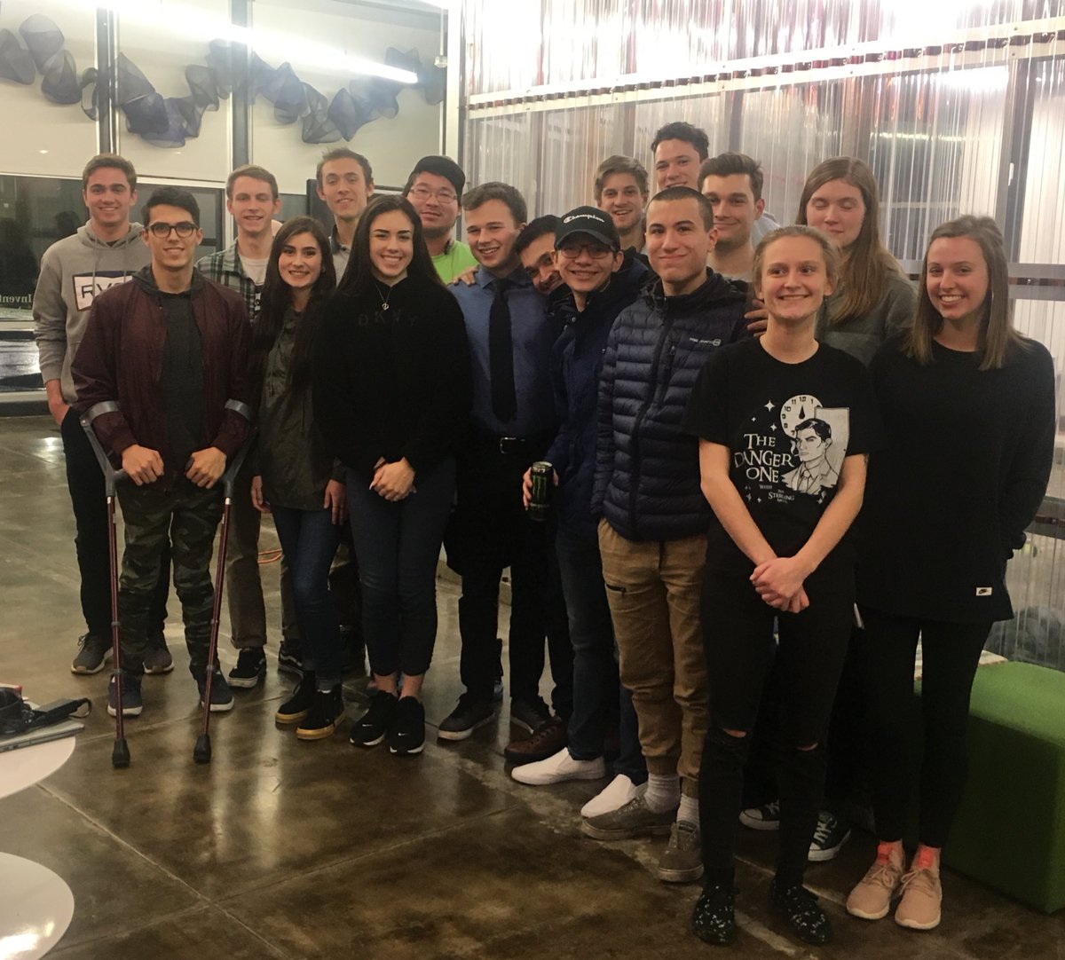 UOregonLCE's tweet photo. Celebrating our @uoregon #StartupDucks who participated in this year’s @SWEugene who can say after 54-hours ‘I started a business this weekend’ #sweugene #goducks https://t.co/z8wJU4EnSZ