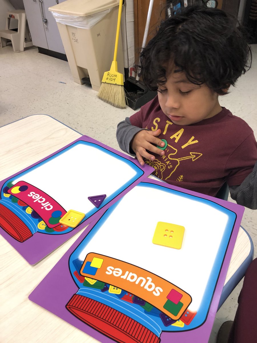 kateileenthomas's tweet image. Sorting and matching button shapes. #NextlevelAPSD #youngestlearners #preschoolmath @Asbury_ParkSD @APSuperGray @Prncpl_ERuiz @Jackson__Lauren @Antonel1Shannon @sandyburnsAP @CynthiaArdi5