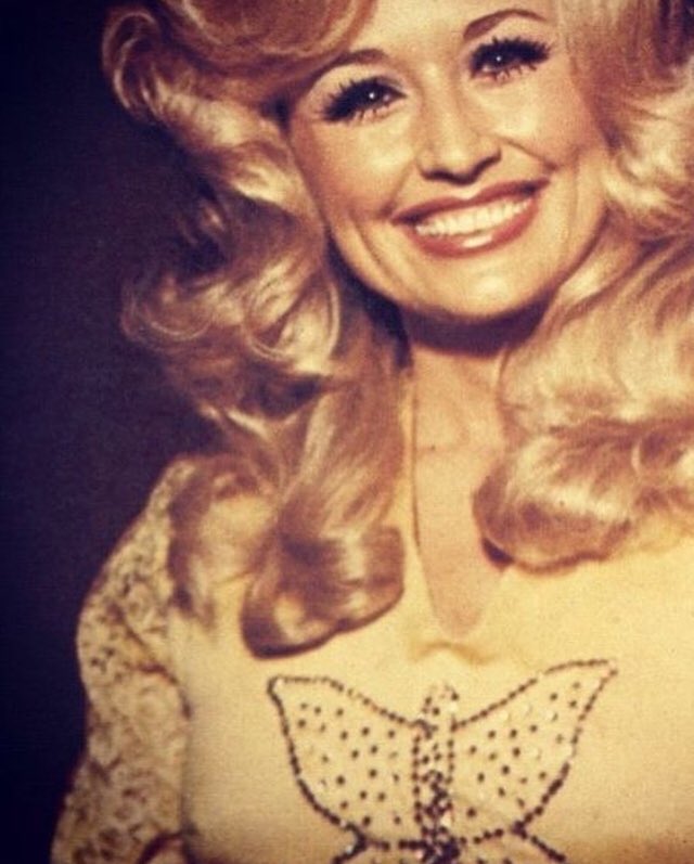 Jan 19, 1946 HAPPY belated BIRTHDAY to this legendary butterfly, Dolly Parton!  