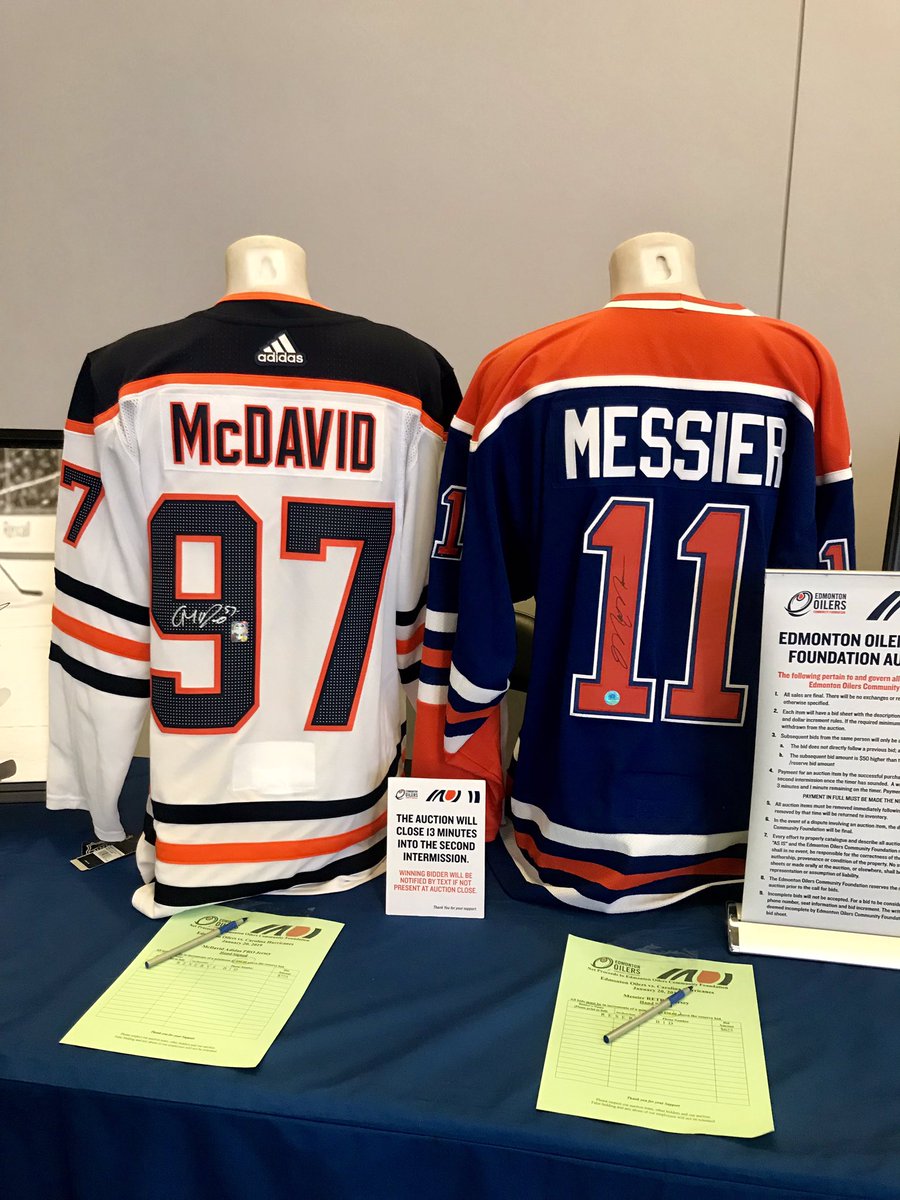 SpectrumAuth's tweet image. We are looking to end the weekend with win as we take on the @NHLCanes tonight! Come by our auction tables to see some of the gems we have out tonight! ‼️Hint: your going to want to check us out if you are a @thehipdotcom fan 😉 @Oil_Foundation #LetsGoOilers