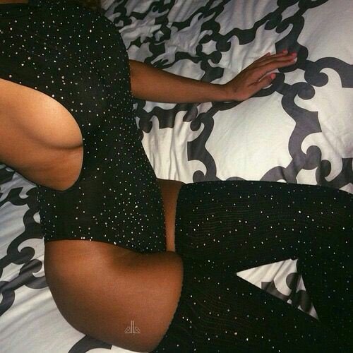 Skye_Grey_'s tweet photo. She knows she's a bit late to #SeductiveSunday, but she still wants to join in the fun!

#Roleplay #LewdRP #OpenRP #OpenDMs #Girl #Horny #SexyRP #SexRP #Sexy #RP #OCRP #MVRP https://t.co/mXWqoCICHz