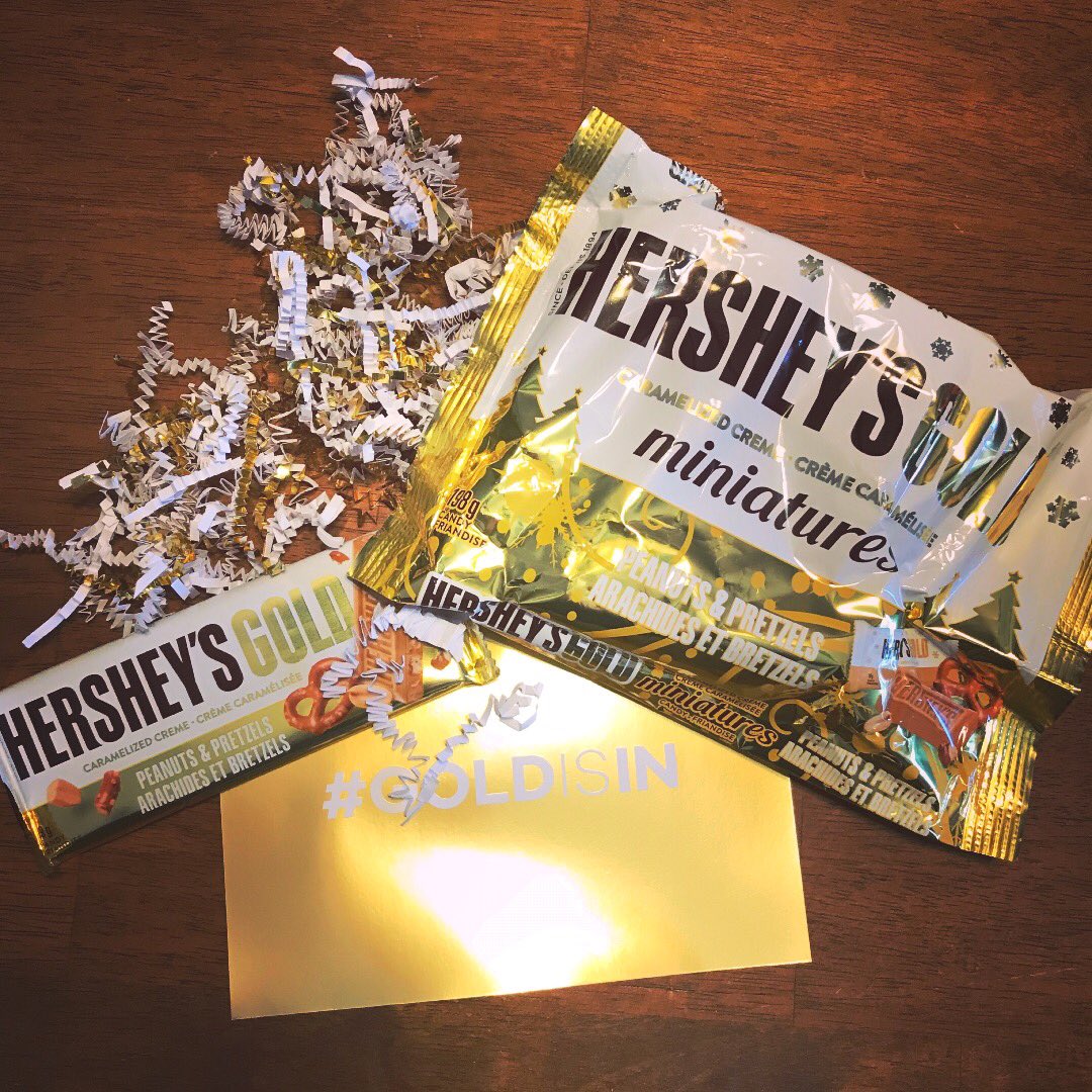 MaryKateB25's tweet photo. These were so good! I was lucky to receive them for free to try and right before Christmas too. Very satisfying. @Influensterca @hersheys #GoldIsIn #complimentary https://t.co/ok9YPpWT41