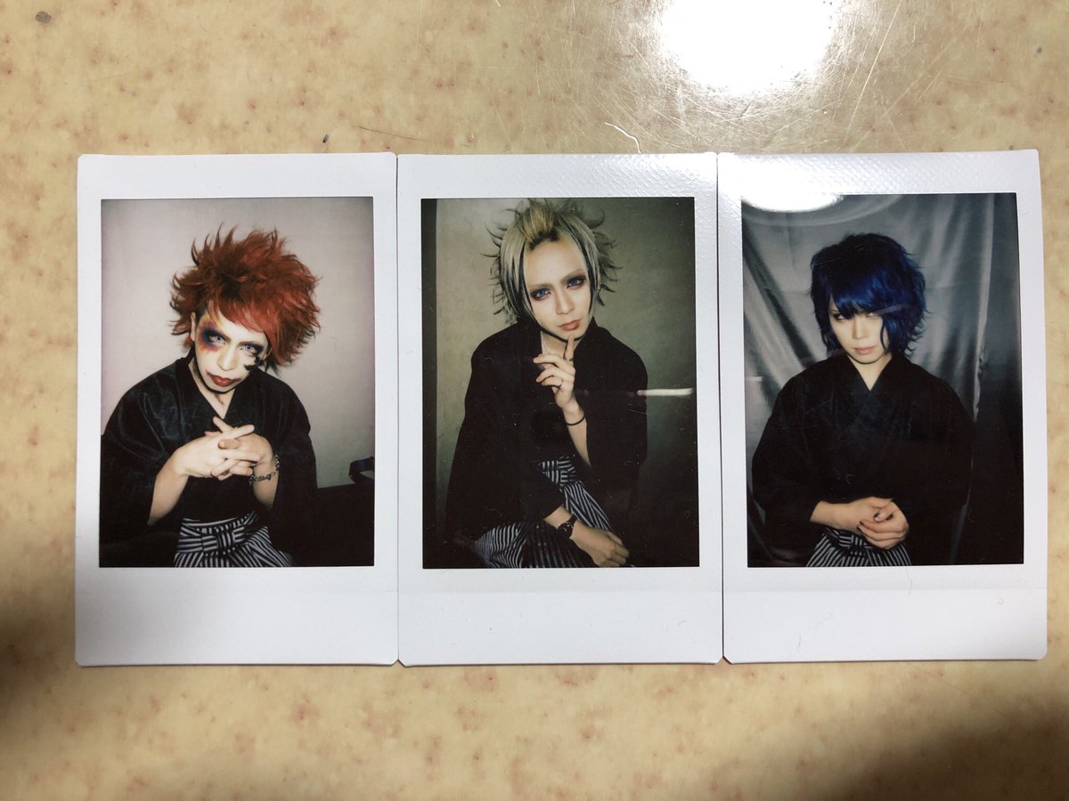 m_mhr44's tweet photo. 【お譲り致します】
1/5 ごえもん新年会 POIDOLの絢瀬ナナさん、凪爽汰さん、水無月タクトさんのチェキをお譲り致します。まとめ買いの方を優先させていただきます。

リプお待ちしております。 https://t.co/PvDRjoV2vo