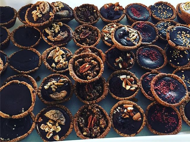LibertyLovesUK's tweet photo. #athingofbeauty #Lovefood #happylife #vegan #glutenfree #refinedsugarfree #nutfreeoptions #healthysnack #veganfoodporn #delivery today @tradingpostfarmshop https://t.co/T7NSiIfGmY https://t.co/kTXAbrxY8J