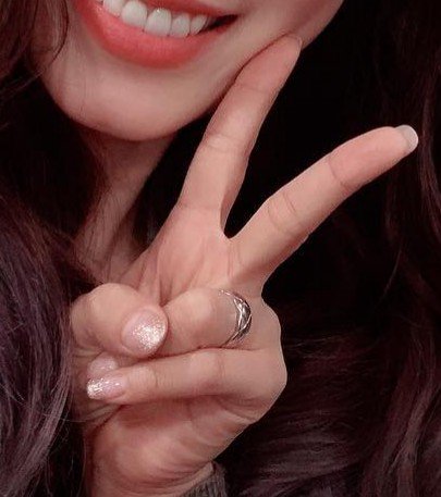 Kei A Twitter シネちゃんの指輪 このモデルの人差し指の指輪じゃないのかなあ