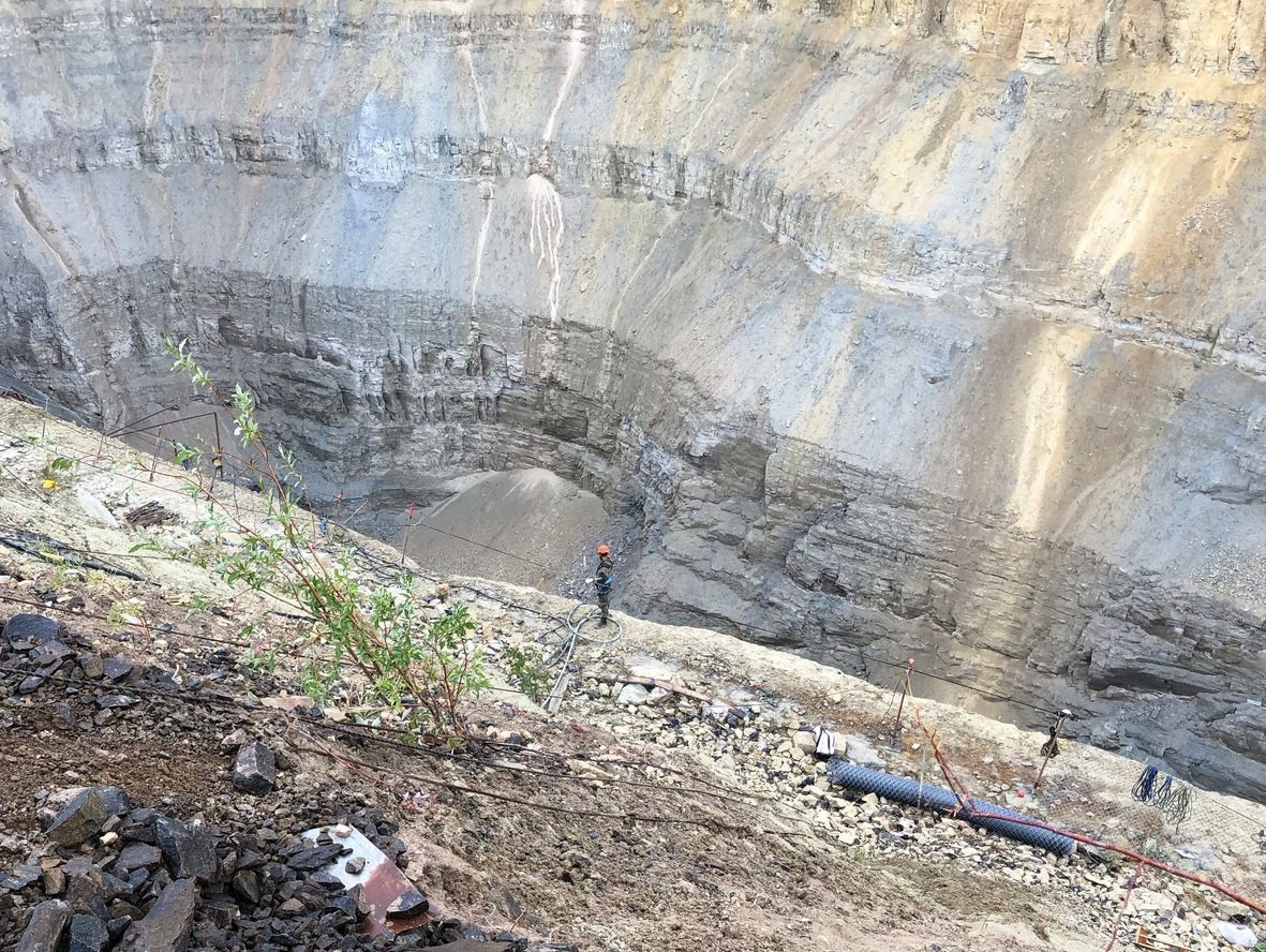 im_mining's tweet photo. .@geobrugg has recently installed nails, mesh and spike plates as part of a slope stabilisation system at @ALROSA_official’s #Aykhal #diamond operation in #MirninskiyUlus, #Russia
https://t.co/ATSjUE2Wdw #slopestability #Russiamining #diamondmining https://t.co/5ZYGzXjAoy