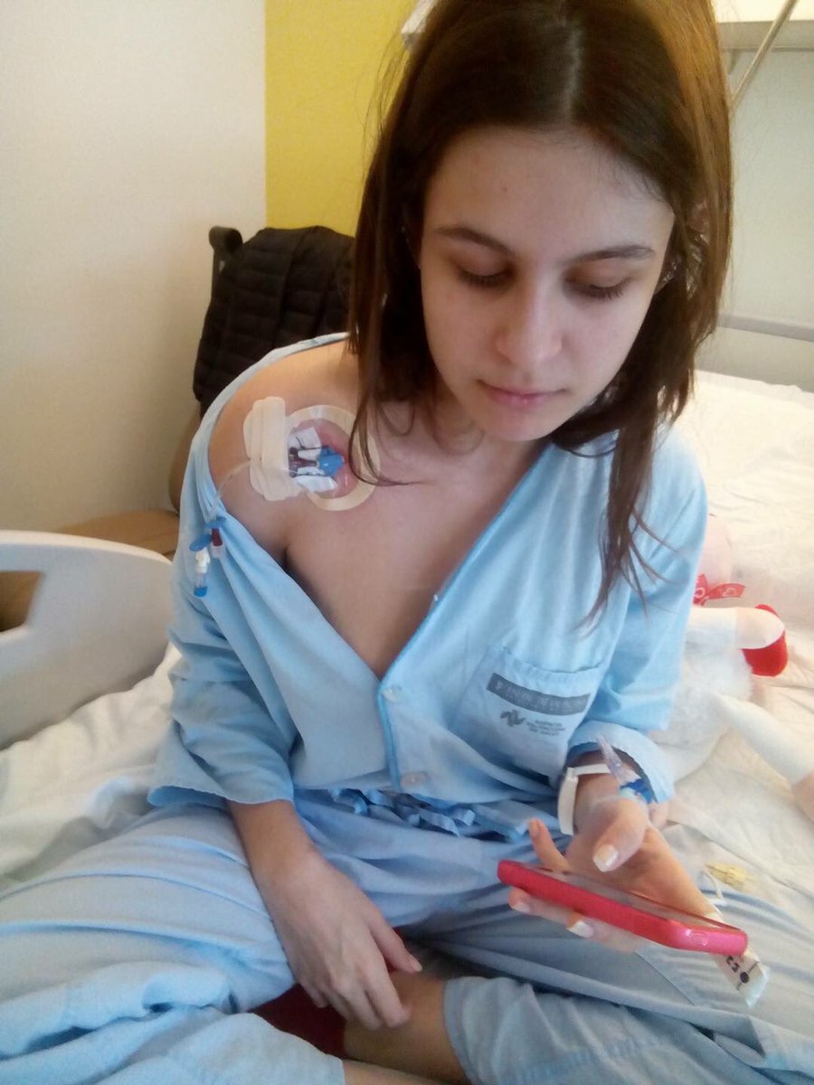 Hay días en los que me pongo más intensita de lo normal. Hoy, es uno de ellos. 

Os escribo esto desde el hospital, para no variar. 
#SíndromeDeWilkie #EnfermedadesRaras #NadaEsImposible