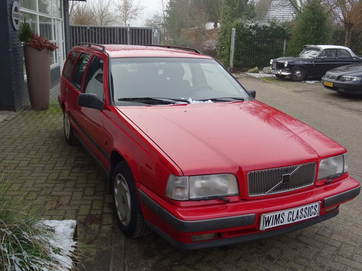 Wimsclassics's tweet photo. #Volvo 850 2.5 GLE, rood , 1993.
 
Hele #nette en #bijzonder #goede Volvo 850 2.5 GLE.
Een van de eerste. #Nieuwe #APK.
Zowel van binnen als van buiten in zeer #mooie #staat.
 
Prijs €  1950,00

Voor vragen bel je Wim op 06-53175422 https://t.co/wXPodMVr61