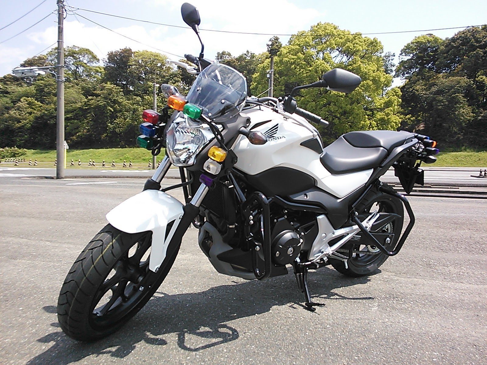 えいざぶろー 教習指導員 教習車 紹介 バイク乗りなら誰もが乗ったであろう 教習車 みなさん 懐かしくないですか 現在 南福岡自動車学校 では 大型二輪車はhondaのnc750を使用しています みなさんは何でしたか 笑 バイク免許