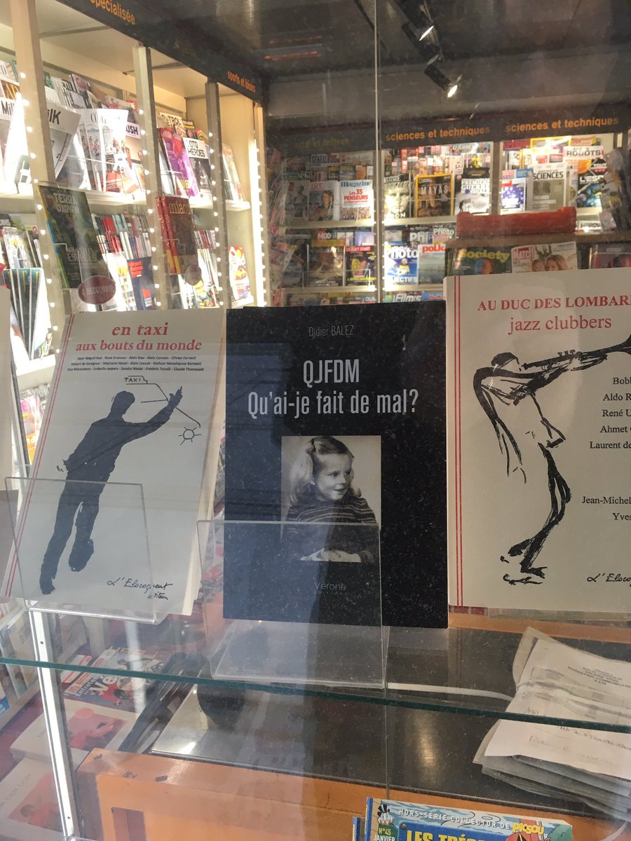 BalezD's tweet image. Mon livre exposition dans le hall de FTV