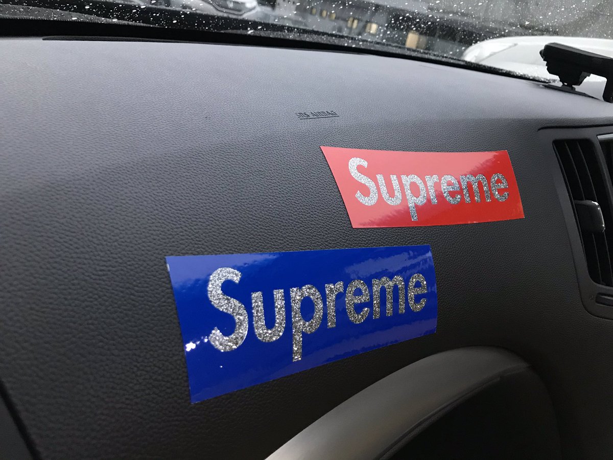 Supremeステッカー