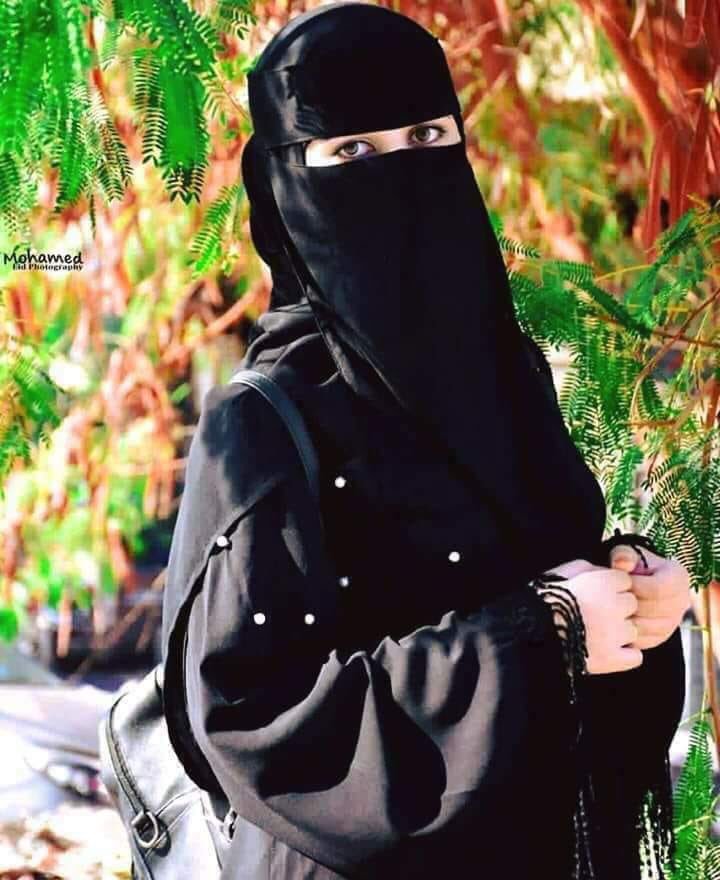 لبى ﺎلعيون ﺎللي لها ﺎلعين تشتاق 
ﻭلبى ﺎلخفوق ﺎللي له ﺎلبال رايق 

ماودك ﺎكتب لك على ﺎلعام مشتاق 
ﻭاحط نكك ﻭﺎكتب ﺎغلا ﺎلخلاييق😍