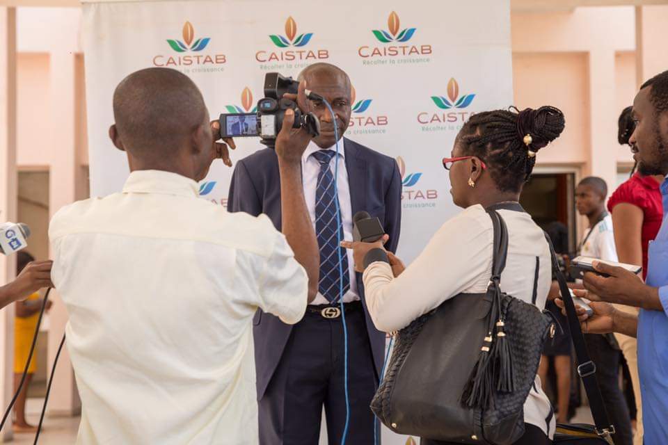 Les 16 agents (CAISTAB) de la Brigade Mobile en Station Service ont pour objectif d’éviter la vente illicite des produits pétroliers en station service , ces agents pourront s’assurer que ce que l’Etat prend en charge soit vraiment destiné aux populations.

#RecolterLaCroissance