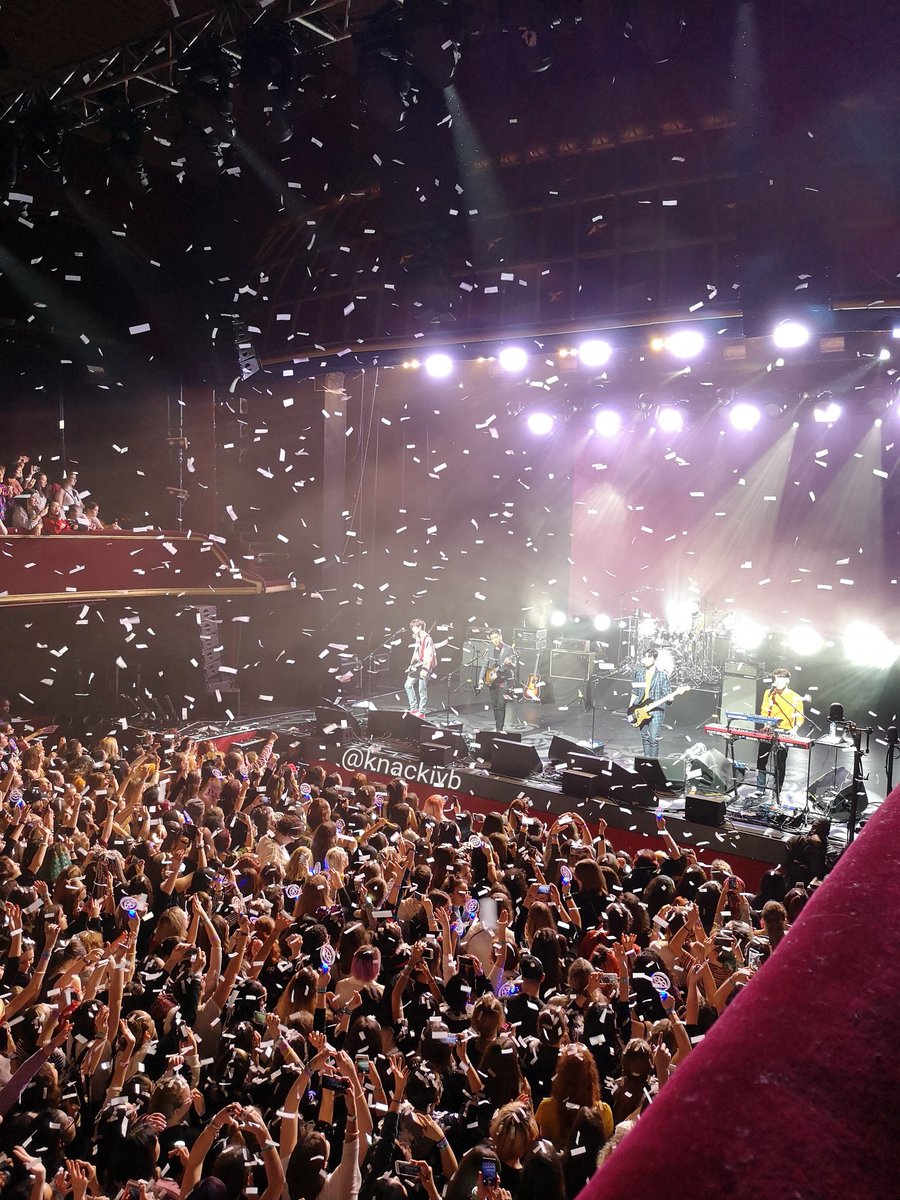 lullabae92's tweet photo. Juste une chose à dire : MERCI ! Merci à Day6, aux membres qui ont paru plus heureux que jamais et nous délivré une performance INCROYABLE. Merci aux MyDays pour cette ambiance de folie égale à nous-même ! Un souvenir magnifique qui restera 💕💕❤️
#DAY6inParis @day6official https://t.co/Ff2Y8zqYuQ