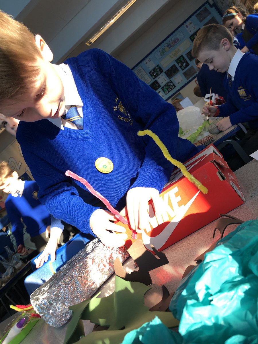 saintoswalds's tweet image. Starlings have started to make their own #Seawigs, this is part of their English lesson. @jabberworks @philipreeve1 The children are so excited. #oliverandtheseawigs