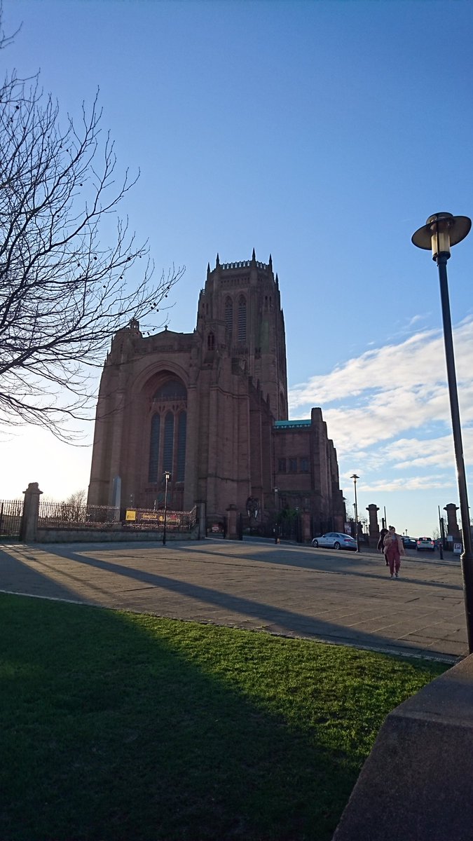 Mattxfox's tweet image. Forgotten what an impressive site the cathedral was on a clear morning, when I was a student here many moons ago, looking forward to a fun few weeks back in Liverpool 😀