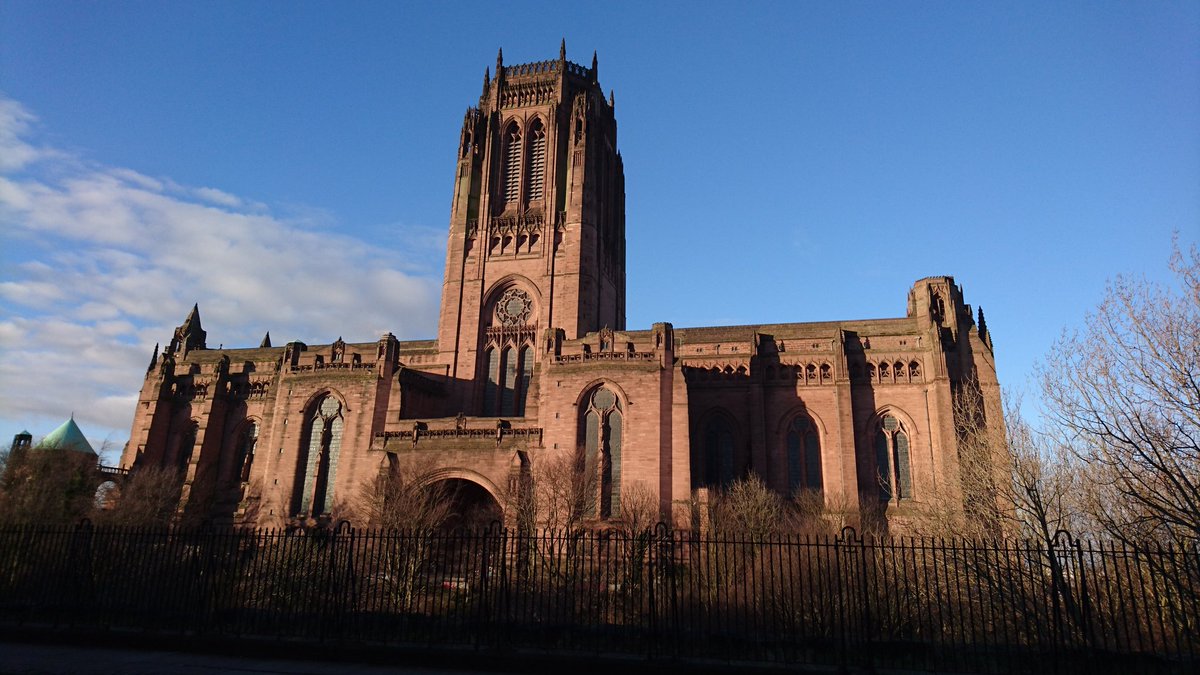 Mattxfox's tweet image. Forgotten what an impressive site the cathedral was on a clear morning, when I was a student here many moons ago, looking forward to a fun few weeks back in Liverpool 😀