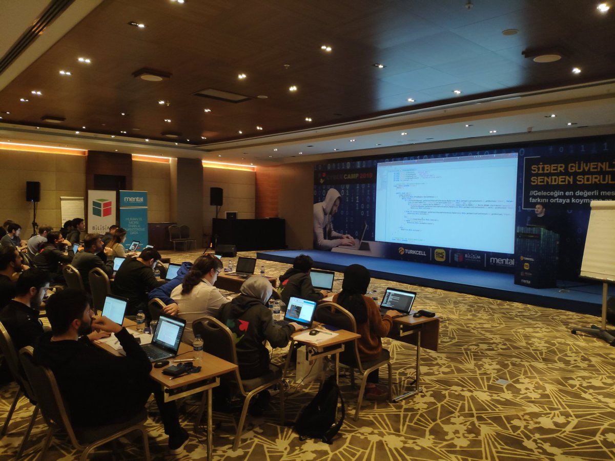 Fatih ERDOĞAN'ın anlatımıyla Mobile Uygulama Analizi dersimiz devam ediyor. #cybercamp2019 <a href="/FeCassie/">Fatih ERDOĞAN</a>