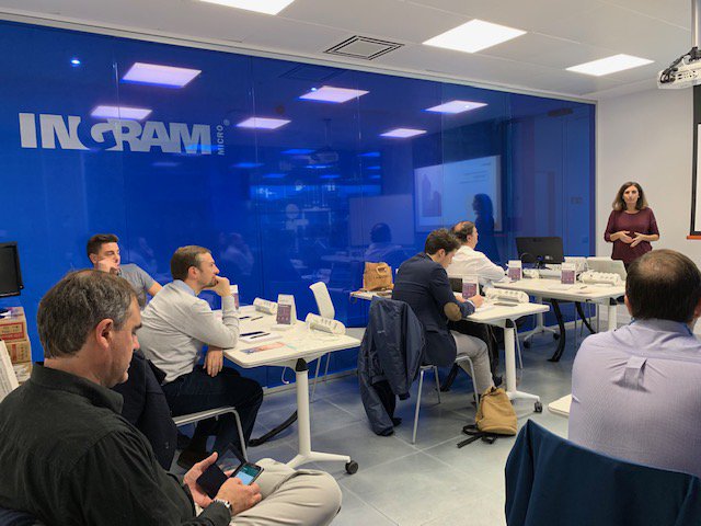 IngramMicroES's tweet photo. #IngramHorizon
El pasado 22 de enero tuvimos el placer de conocer las últimas novedades en soluciones tecnológicas de @HPE_ES , HPE ROK y cómo potenciar el negocio con Windows Server 2016 en nuestras oficinas de Madrid junto partners y especialistas en #HPE
📸 @MeZBalm https://t.co/wTly2oCfYN