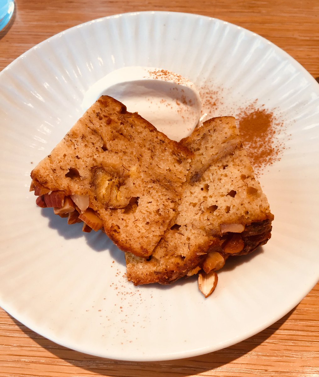 mokuren129's tweet photo. バナナケーキ、美味しい♪ https://t.co/62BTJrVGIk