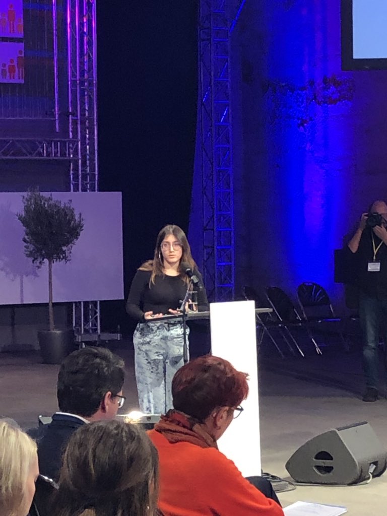 MiekeSchuurman1's tweet photo. Politicians tend to overlook vulnerable children, children with disabilities, or living in shelters, they should also have their voice heard says Fahima Elmi, nominee #InternationalChildrensPeacePrize: we can all be changemakers! #nowconf https://t.co/8Nsq6BACSC