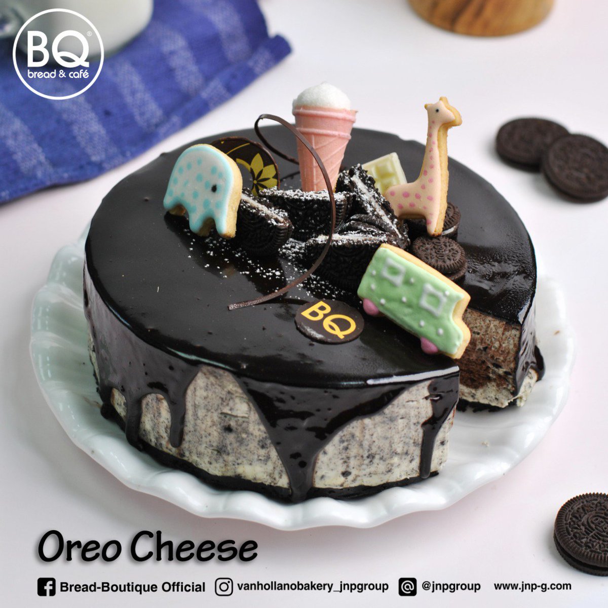 Cake ini cocok banget buat kamu yang mau merayakan moment special, BQLovers...!! 🎂
Oh ia, kamu juga bisa order Custom Cake kesukaan kamu loh di Bread Boutique Pekanbaru, mau model dan character yang seperti apa, semuanya bisa kok..!!🙎🏻‍♀😍