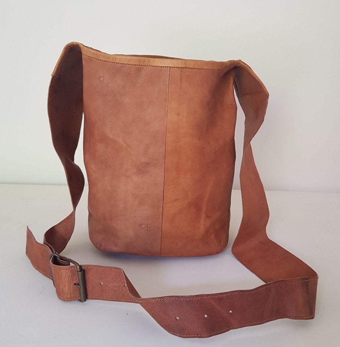 FioreSAfrica's tweet photo. Your Everyday Companion!
https://t.co/RQ1MPXsA5c
22 × 29 × 17 cm
6 left in stock
#Fiore #FioreSouthAfrica #RawLeather #Bags #ToteShoppingBag https://t.co/WWGIIX0YTT