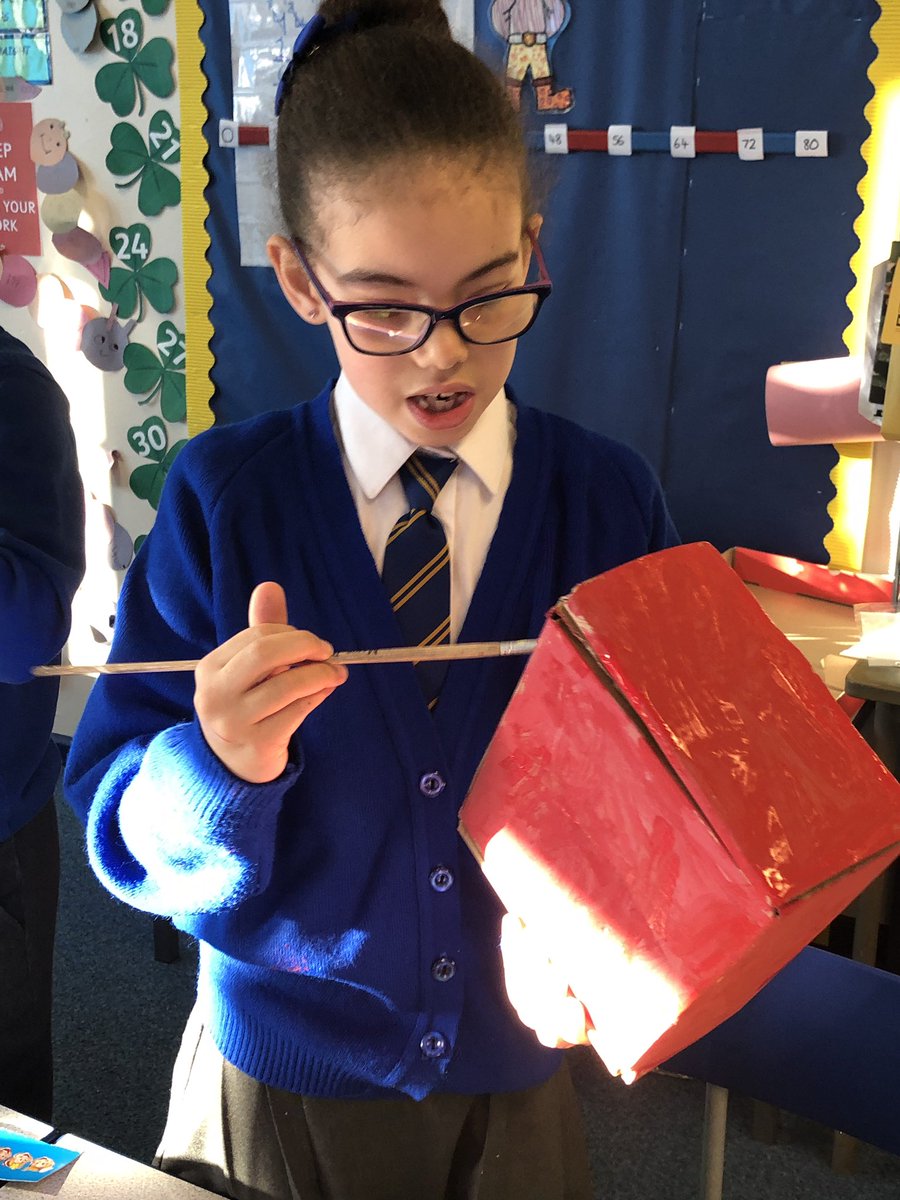 saintoswalds's tweet image. There is a special atmosphere in Starlings this morning. The pupils are making their #Seawigs The class reading book this term is ‘Oliver and the Seawigs,’ written by @jabberworks &amp;amp; @philipreeve1 #readingiscool