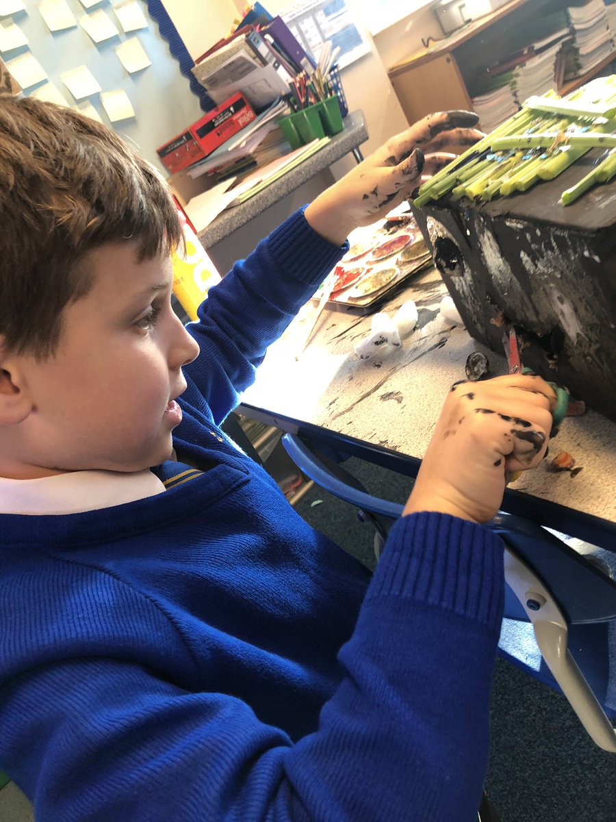 saintoswalds's tweet image. There is a special atmosphere in Starlings this morning. The pupils are making their #Seawigs The class reading book this term is ‘Oliver and the Seawigs,’ written by @jabberworks &amp;amp; @philipreeve1 #readingiscool
