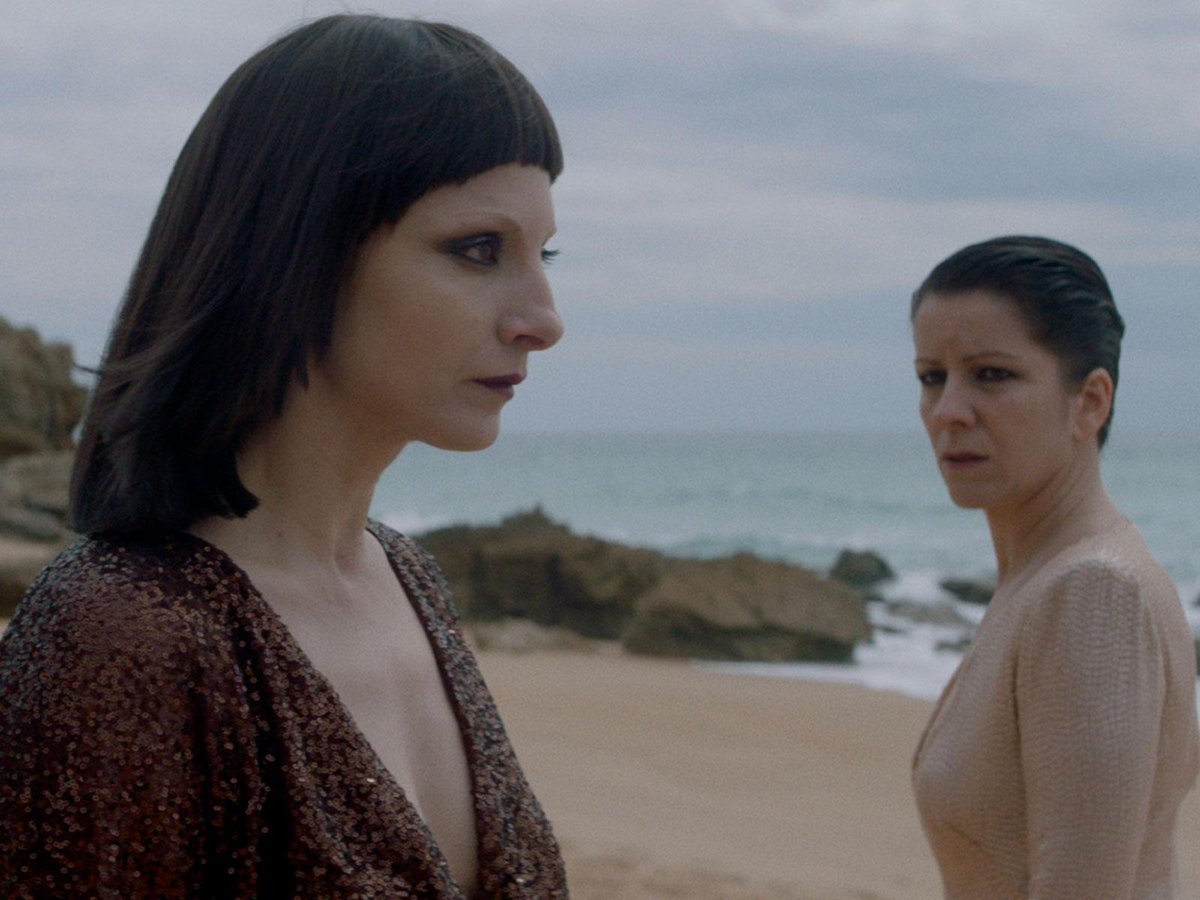 quevomitona's tweet photo. Luns corrente? 📢🎞🎶 #Prepárate...esta tarde na @bibourense @cineclubepf o demiurgo #CarlosVermut regresa ca verdadeira #trinidade @Najwa_Nimri @Eva_Llorach @NataliadeMolina en #QuiénTeCantará (🇪🇸2018.125') ás 2030/2300 @OurenseCultura @capitaltermal @OuEscua @pgsarria @clia_g https://t.co/YdhNor63VD