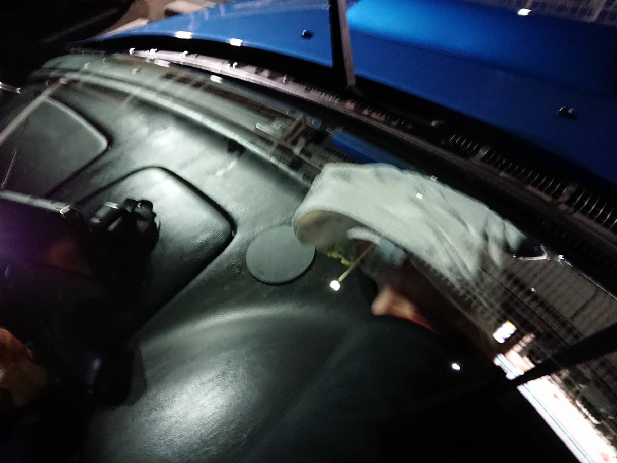 ゆうくん 綺麗に窓を仕上げる方法 ペットボトル約450mlくらいに対してペットボトルのキャップを一杯希釈します 洗剤は食器用洗剤で良いです ジョイだけ弱アルカリなのでヤニ汚れある人はジョイのほうが良いかも 汚れキツイ人は二杯でも可