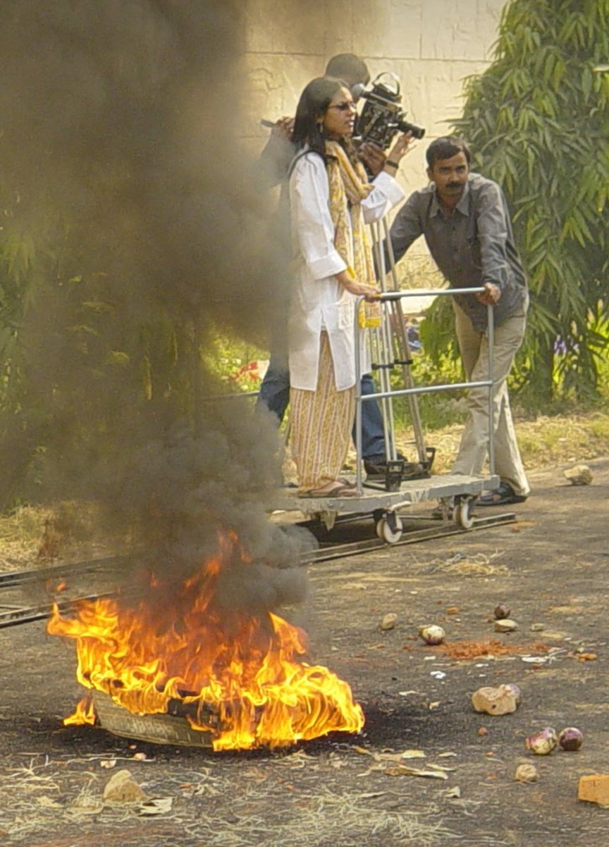 rabiulaezaz's tweet photo. Once upon a time in MCRC(2004) #bolex #bolexcamera #mcrc #jamiamilliaislamia https://t.co/MajWydUsTL