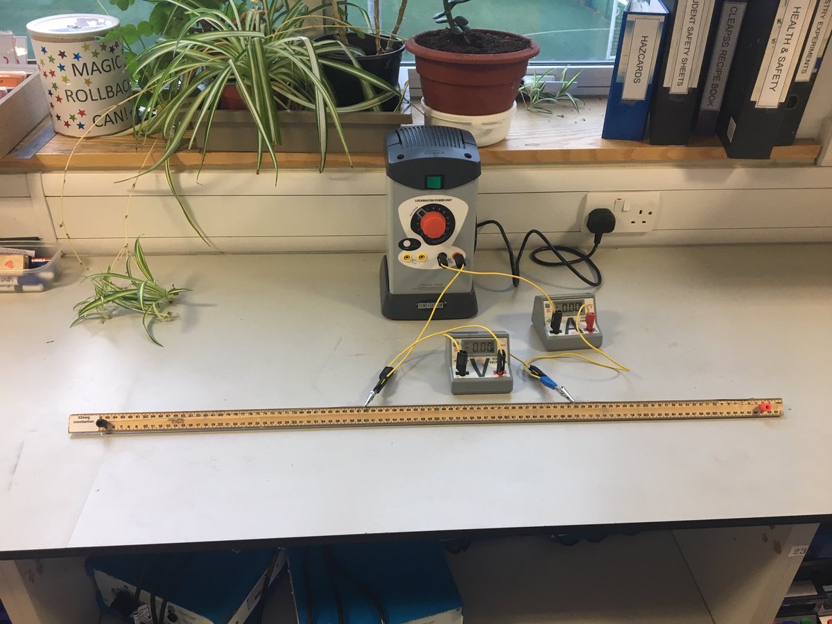 sciencecrewSA's tweet image. DEMO OF THE WEEK: Measuring the resistance of a length of wire #physics #AQA #requiredpractical