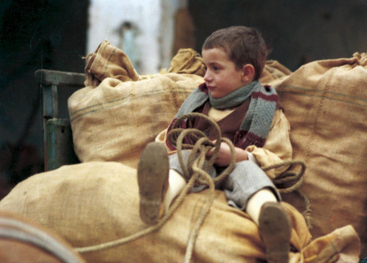 Filmoteca_es's tweet photo. #EnRecuerdo de Ermanno Olmi proyección de 'El árbol de los zuecos' (1978). A las 20:00 h. en Sala 2. Copia restaurada por la Cineteca di Bologna con fondos otorgados por #TheFilmFoundation. https://t.co/IysfDrFarT