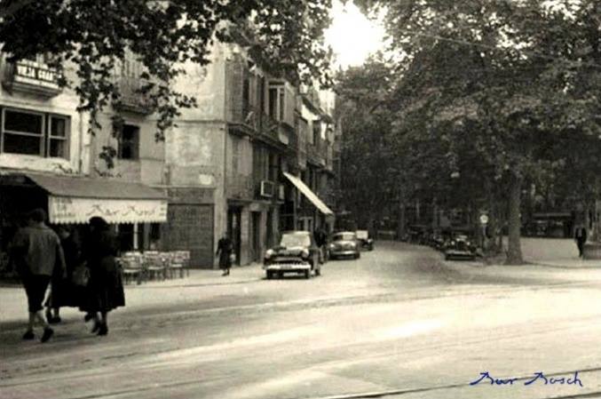 BarBosch's tweet photo. Las fotos antiguas nos hacen remontarnos a un tiempo diferente y, en ciertos casos, nos hacen preguntarnos qué sucedía en la zona en aquel entonces. ¿ Qué nos podrías contar? 📝 #Mallorca #Foodie #Foodlovers https://t.co/GeHVoXie5M