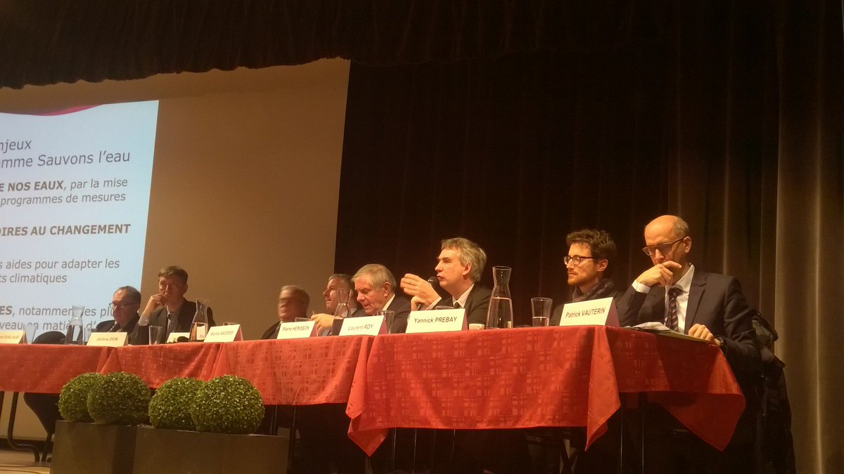 SauvonsLeau's tweet image. 3 enjeux prioritaires du 11e programme "Sauvons l'eau !" : 
1⃣améliorer l'état des eaux
2⃣adapter les territoires au #changementclimatique
3⃣soutenir les territoires ruraux.
Laurent Roy appelle les maîtres d'ouvrage à agir dès maintenant avec le soutien de l'#agencedeleau #comgéo