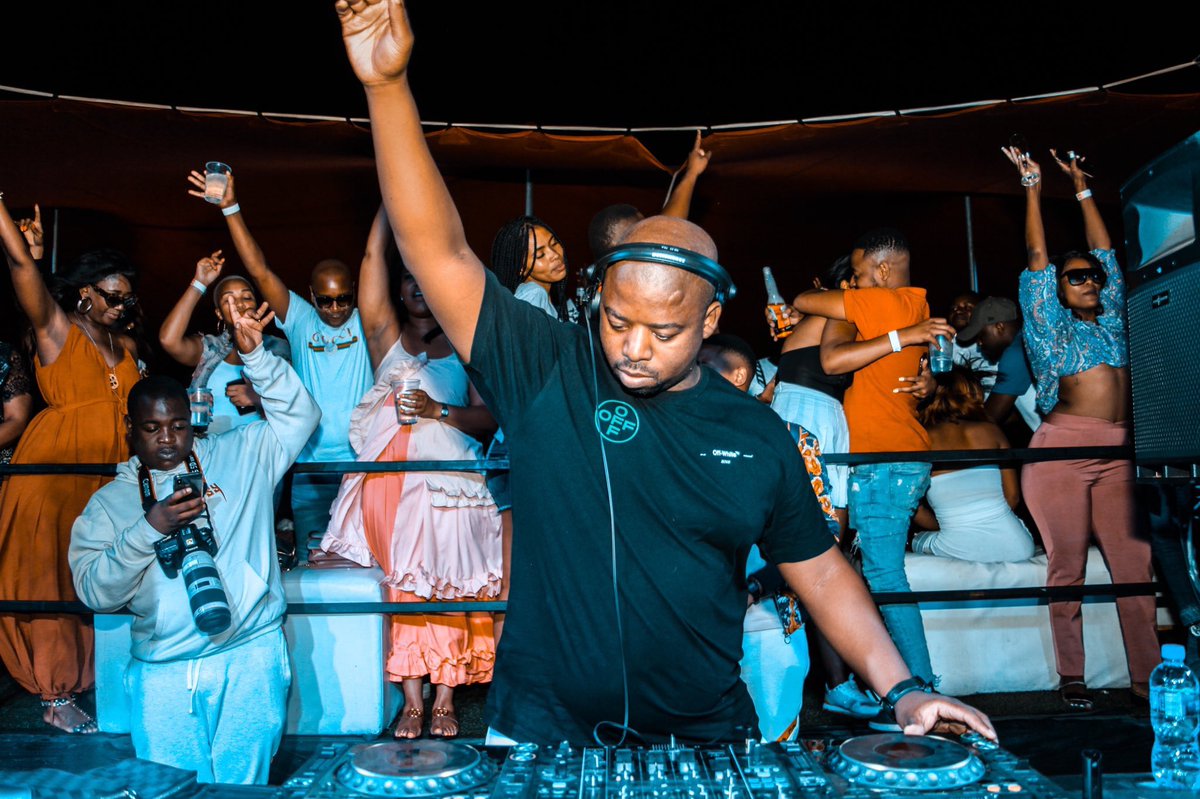 Shout out <a href="/randscapetown/">#RandsHolidae29Nov24</a>. That was fun, thanks for having me 📸 <a href="/CaptureCrew_/">Capture Crew</a> <a href="/SVPREMXCLIENTEL/">🅱️</a>