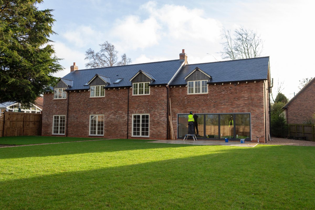 Almost 6 metres wide⬅️➡️

Take a look below at parts of the installation of the <a href="/KawneerUK/">Kawneer UK</a> AA3720 Bi-Fold door, that is just under 6 metres wide, for <a href="/datumbuild/">Datum Build Ltd</a>. Video📹 &amp; photographs📷 coming soon🔜

#Installation #MondayMotivation #Bifold #Door #Aluminium #Polar #PolarNE