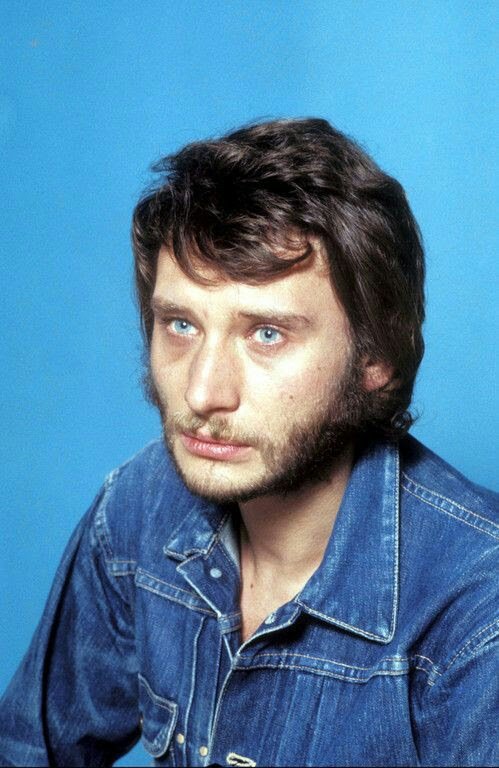 jlburger58's tweet image. #TeamHallyday
 #MonPaysCestLamour #OnVeutJohnnyAuxVictoires2019 #JohnnyDansNotreCoeurAJamais  Bonjour à tous les Fans de Johnny
   bonne semaine et bon lundi à vos familles amitiés à tous👍💀🎻🎸🎺🎷🎤🎸🎺🎹💋💟💟💟