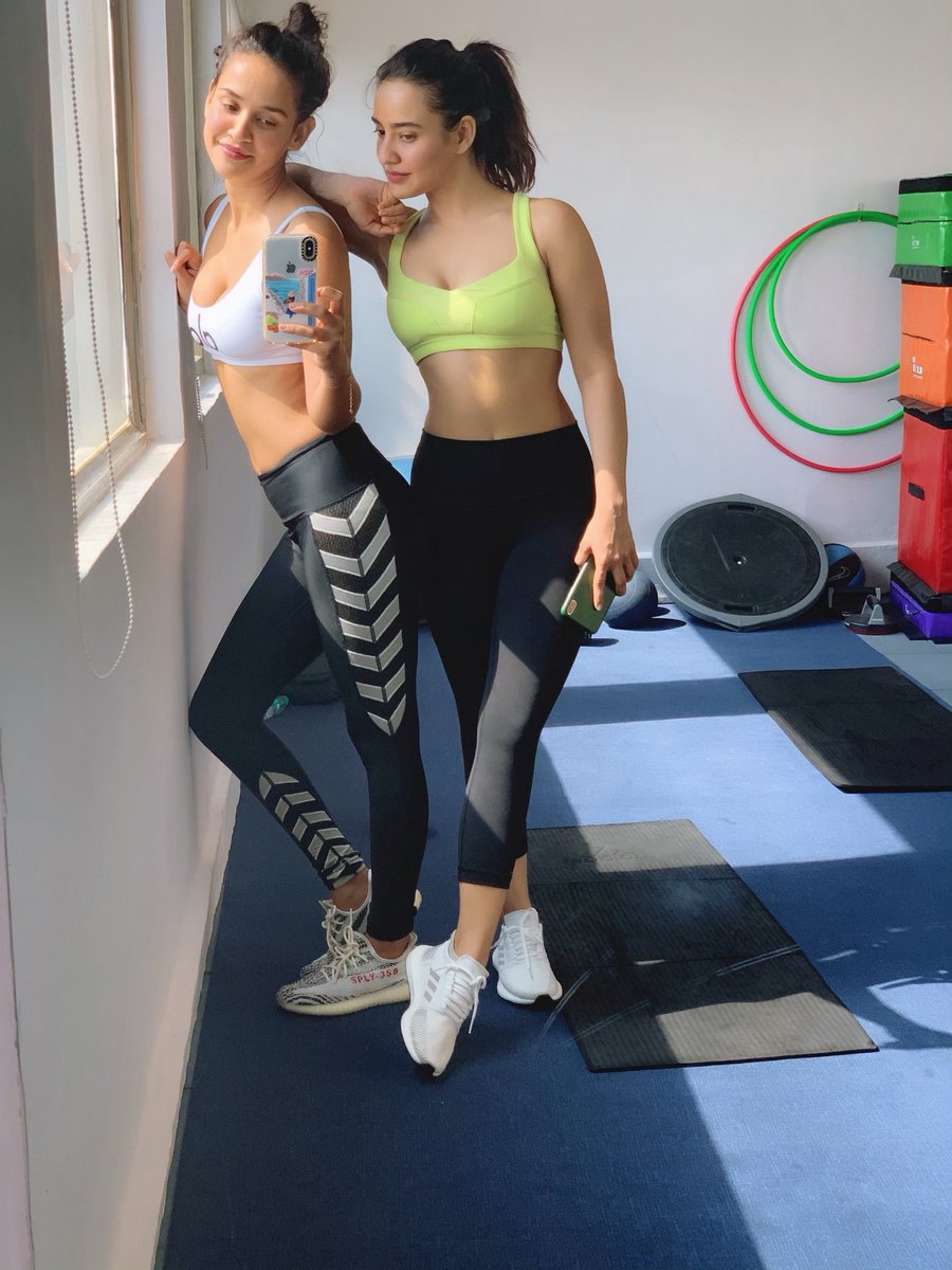 Officialneha's tweet photo. Nothing feels better than getting back at it...gym+@aishasharma25 💪 #fitnessmotivation #mondaymotivation https://t.co/RPlI5ZCwzp