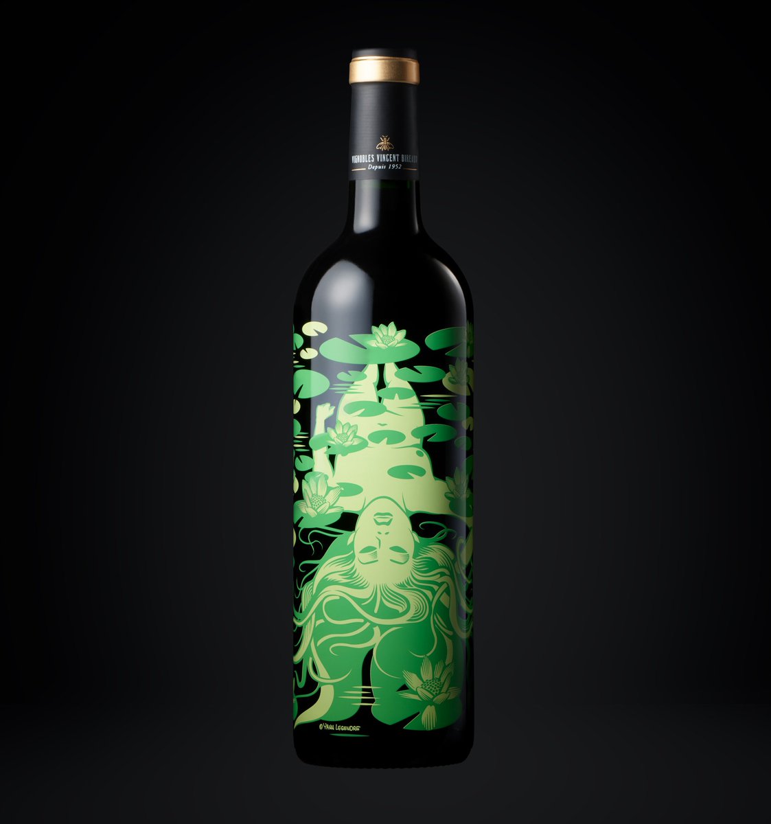 Yann Legendre who is represented by the lovely folks at Début Art was recently asked by Vincent Bireaud vineyard to create this label and bottle design for their Bordeaux 'Bois de Cafkanelle' organic wine, we love the end result!

Read more: saahub.com/2019/01/yann-l…