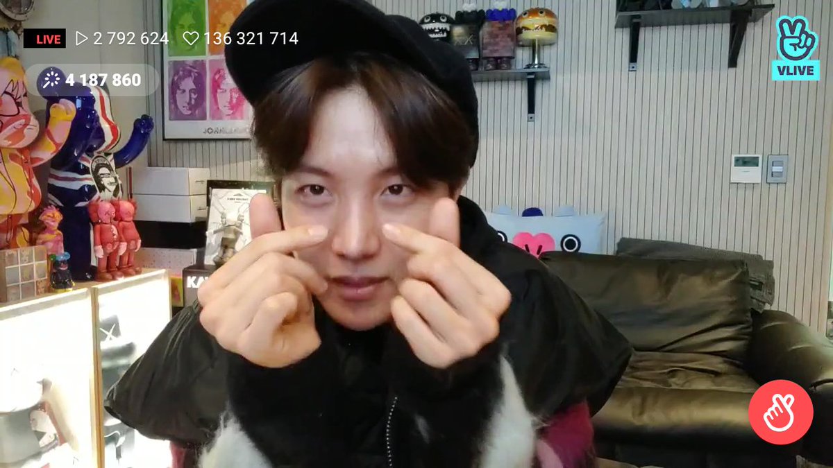 pabo_twt's tweet photo. солнышко

#JHOPE @BTS_twt https://t.co/9zGDJkRPQR