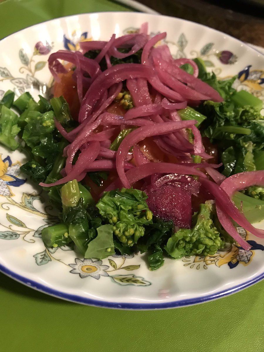 類的酒場の放浪日記 今夜はフォロワーさんに教えて頂いた金宮焼酎の蔵元宮崎本店さんが造るサンピースウイスキーの黒ホッピー割り ウイスキーの風味をコクのある黒ホッピーで初めて割ってみました まずまずですね ツマミはサラダにオニオンスライス乗せ