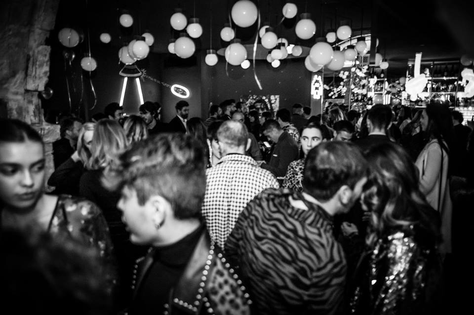 Despliegue de glamour y estilo en la fiesta <a href="/ShopperMagazin/">Shopper Magazine</a> con <a href="/RonSantaren/">Ron Santaren</a>