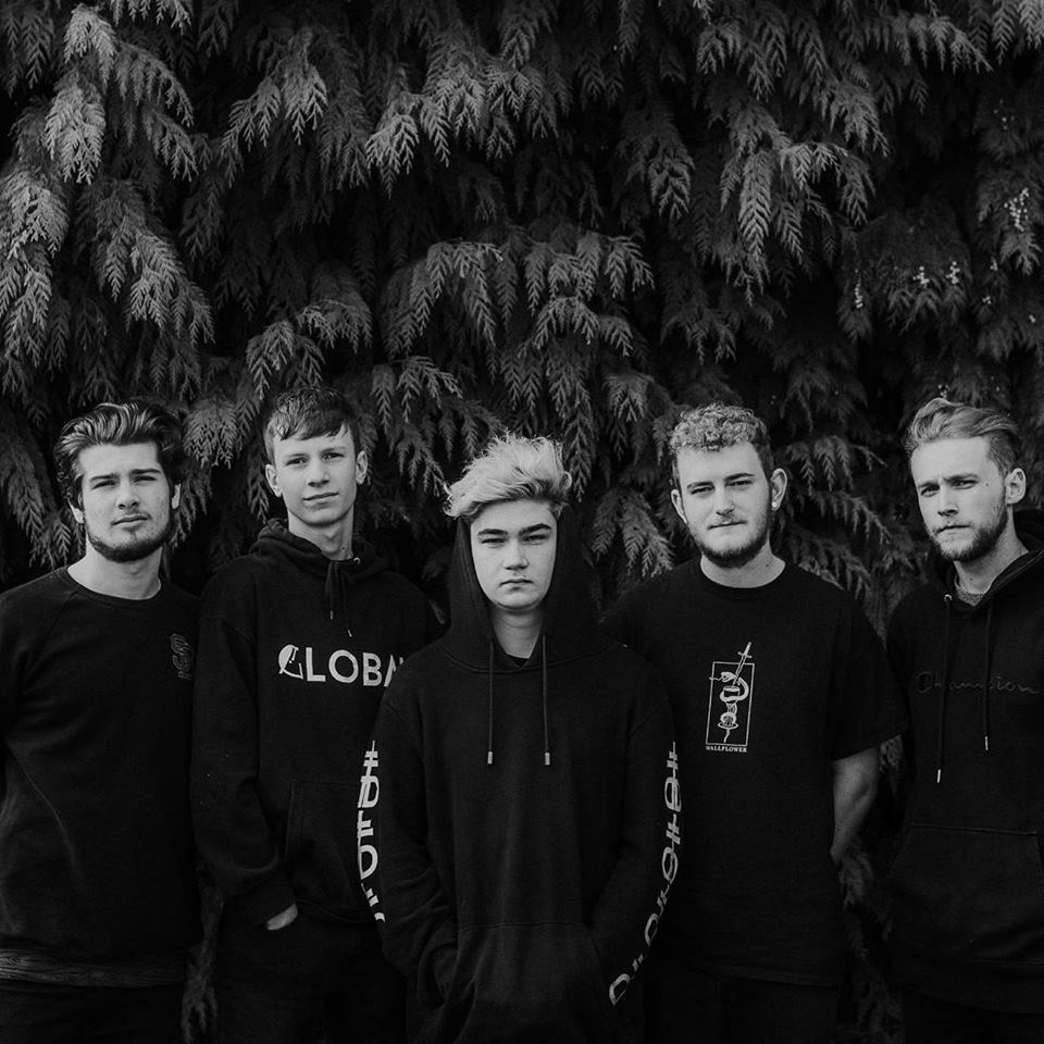 Today we released the AA single from Guildford's <a href="/SoftbloodUK/">Softblood</a>. You can see the video for 'Wonderment' now via YouTube, with both the tracks available on all digital platforms:

youtube.com/watch?v=rcehvs…

open.spotify.com/album/5CLLi7hj…