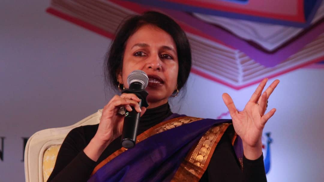 JaipurLitFest's tweet image. Questioning prescribed paradigms of female beauty, @m_koirala  @TheFemaleGreer @DrSharadPaul @sonal_mansingh &amp;amp; Madhavi Menon attempt at breakingbeauty ideals bandied by the media. Presented by @Dove at @NexaExperience Front Lawn
#ZEEJLF2019 #LetsBreakTheRulesOfBeauty
@DiggiPalace