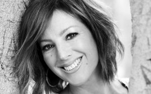 Happy birthday to Sarah Mclachlan who is 51 today! 