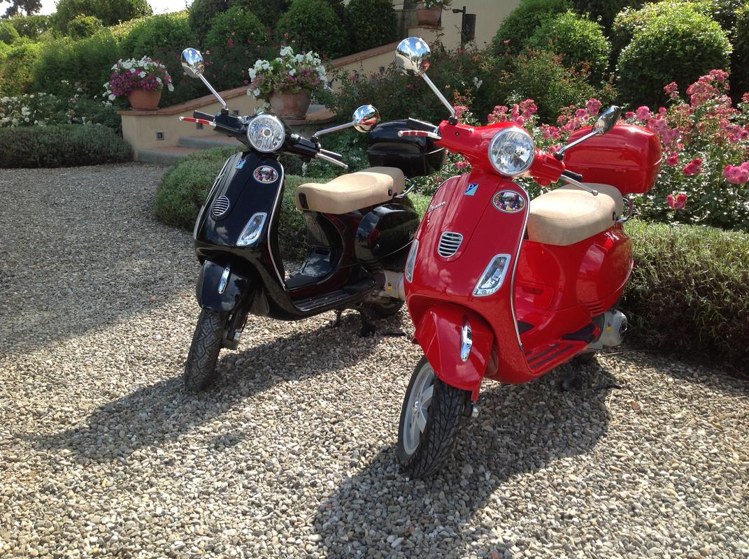 Did you know guests can tour and discover the stunning Chianti region by hiring our vintage Fiat 500's and Vespa's while staying at Castello Del Nero? bit.ly/2sLmRnK